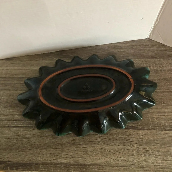 Vintage  Blue Mountain Pottery Ruffle Bowl - Picture 7 of 11